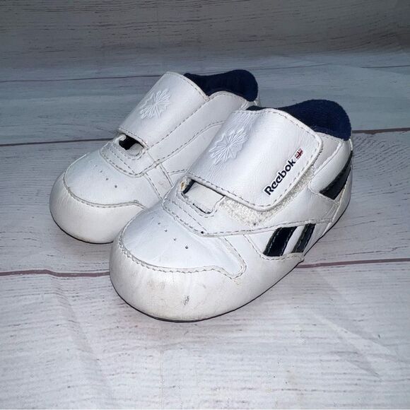 Reebok Weebok Classic New Born shoes - Baby Size 3 - Picture 1 of 10